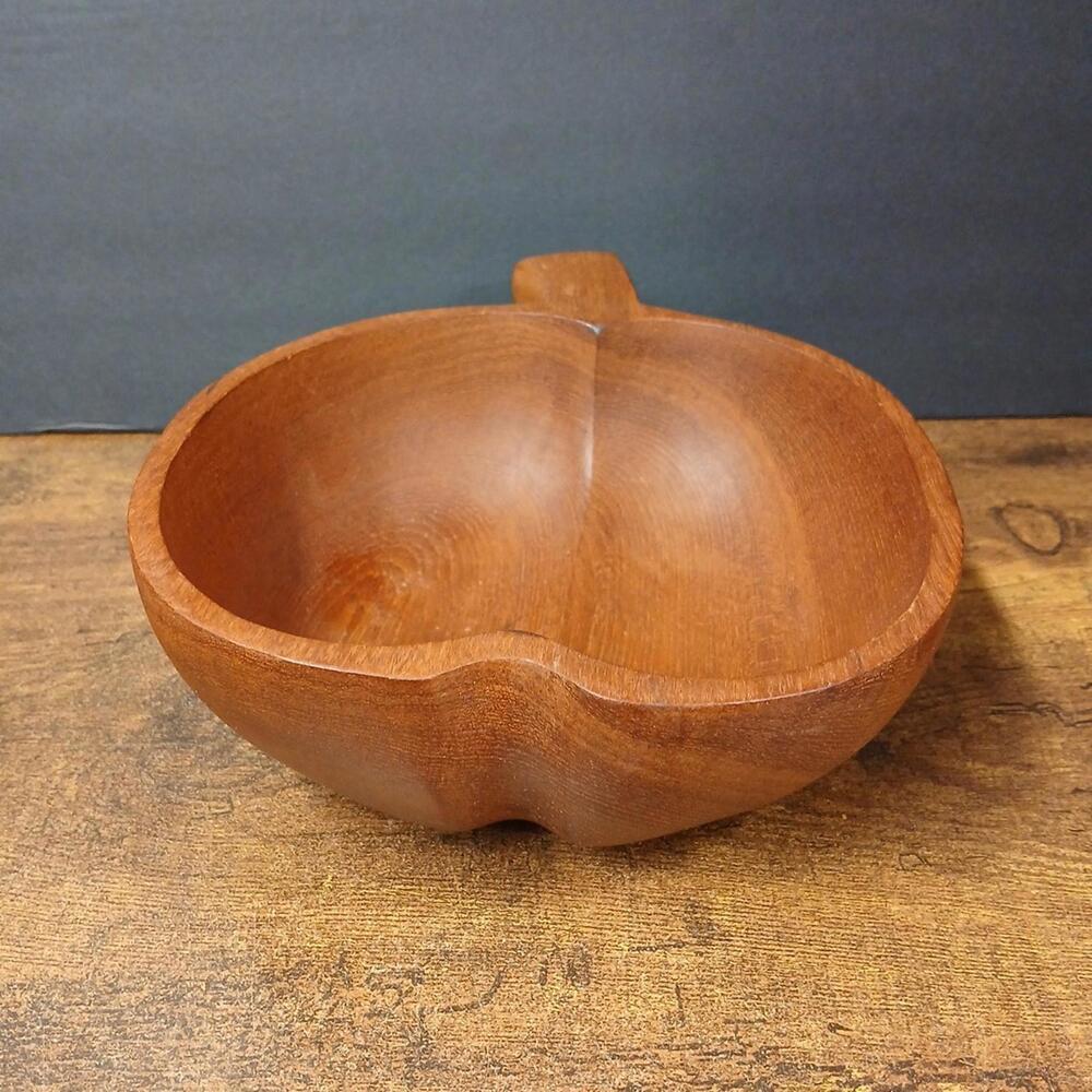 Vintage Apple shaped Wood Fruit Bowl, 9.5" x  7.75" x 3 " - Picture 4 of 6
